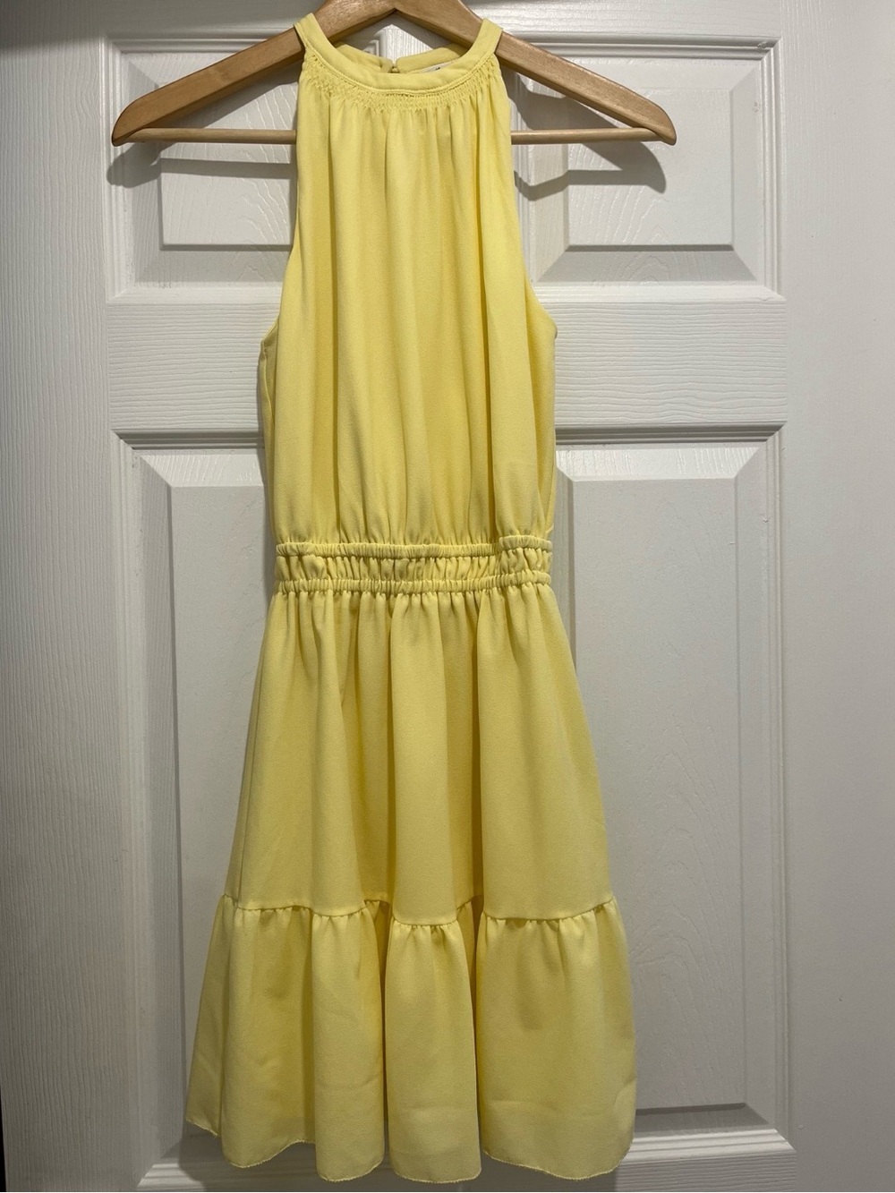 Aritzia Wilfred Effet Yellow Crepe Tiered Halter Dress